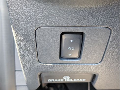 Used 2022 Ford F250 Lariat w/ Chrome Package image 18