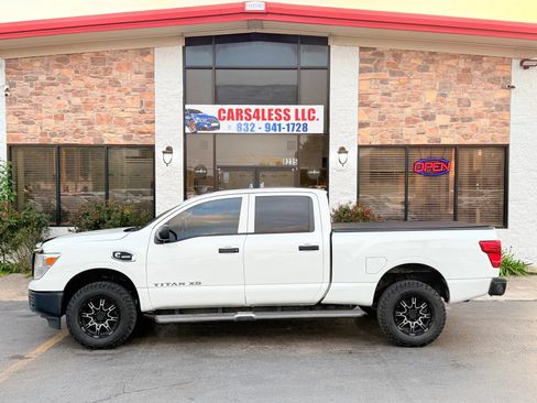 Used 2017 Nissan Titan S AWD/4WD image 6