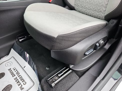 Used 2024 Chevrolet Equinox LS w/ LS Convenience Package FWD image 28