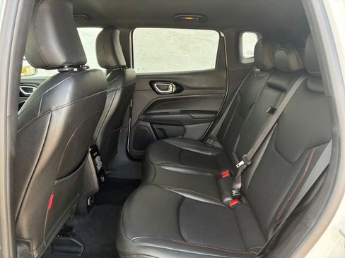 Used 2025 Jeep Compass Trailhawk image 24