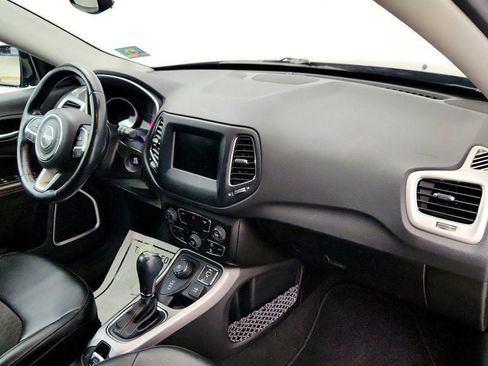 Used 2020 Jeep Compass Latitude image 24