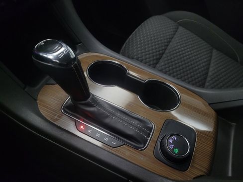 Used 2019 GMC Acadia SLE image 26