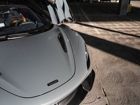 Used 2021 McLaren 765LT RWD image 23