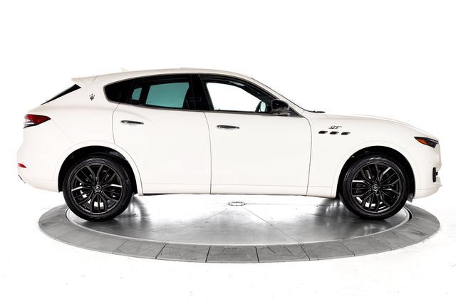 Used 2024 Maserati Levante GT Ultima AWD/4WD image 7