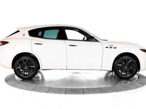 Used 2024 Maserati Levante GT Ultima AWD/4WD image 7