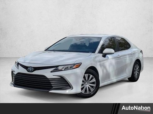 Used 2023 Toyota Camry LE image 1