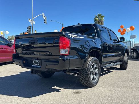 Used 2017 Toyota Tacoma TRD Sport w/ Tow Package image 13