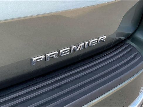 Used 2023 Chevrolet Suburban Premier RWD image 10