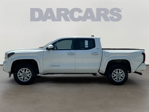 Used 2026 Toyota Tacoma SR5 AWD/4WD image 4