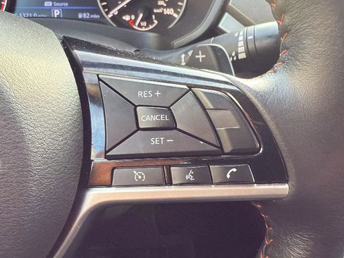 Used 2025 Nissan Altima 2.5 SR image 11