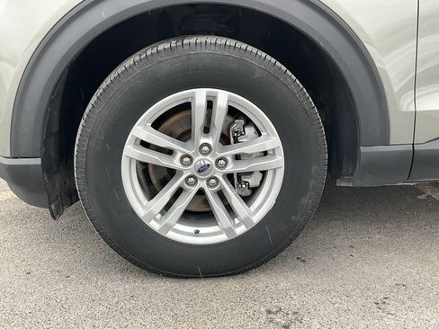 Used 2020 Ford Explorer XLT w/ Equipment Group 202A image 24