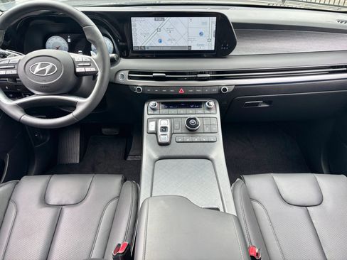 Used 2024 Hyundai Palisade Limited FWD image 11