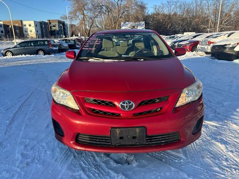 Used 2012 Toyota Corolla LE FWD image 2