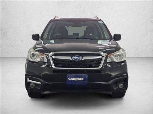 Used 2017 Subaru Forester 2.5i Premium AWD/4WD image 2