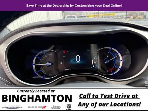 Used 2023 Chrysler Pacifica Limited w/ S Appearance Package image 14