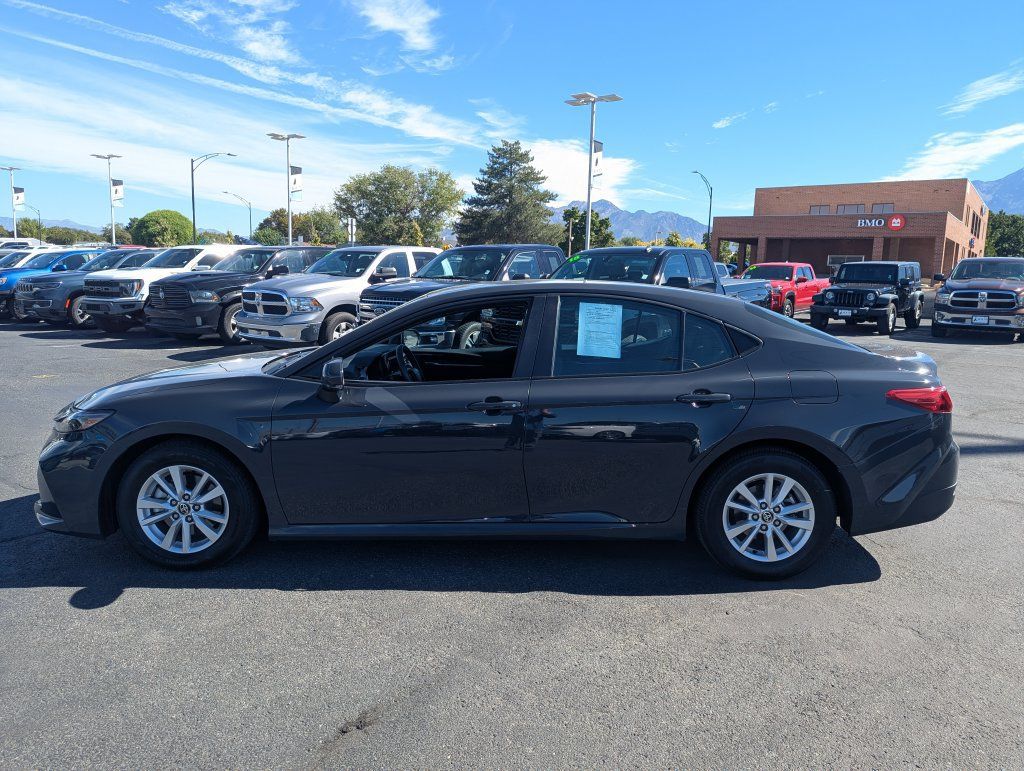 Used 2025 Toyota Camry LE FWD image 8