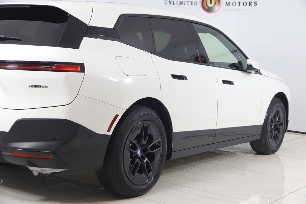 Used 2023 BMW iX xDrive50 AWD/4WD image 50