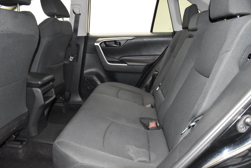 Used 2019 Toyota RAV4 LE FWD image 29
