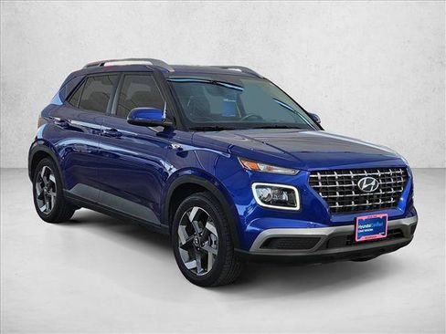 Certified 2024 Hyundai Venue Limited FWD image 3