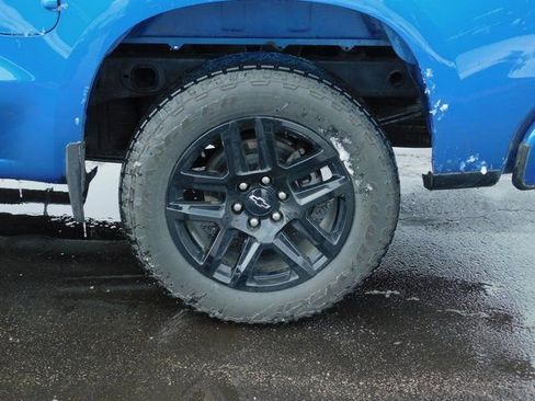 Used 2024 Chevrolet Silverado 1500 Custom w/ Turbomax Blackout Package AWD/4WD image 32