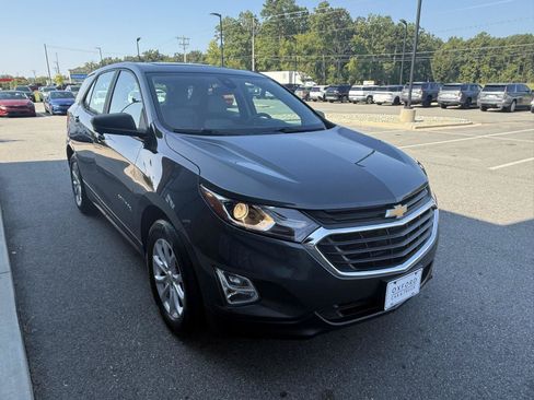 Used 2020 Chevrolet Equinox LS FWD image 28