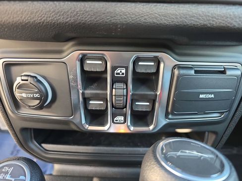 New 2026 Jeep Gladiator Sport image 28