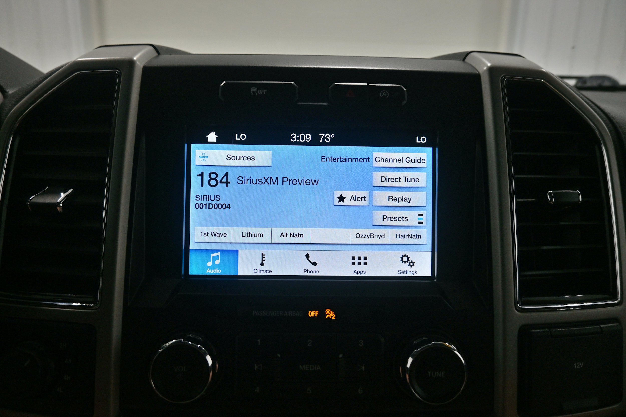 Used 2018 Ford F150 Lariat AWD/4WD image 14