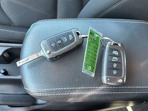 Used 2018 Hyundai Elantra GT FWD image 28