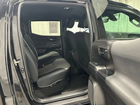Used 2021 Toyota Tacoma TRD Off-Road w/ Technology Package AWD/4WD image 49