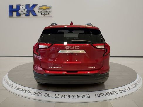 Used 2023 GMC Terrain SLE w/ Driver Convenience Package AWD/4WD image 5