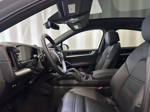 Used 2024 Porsche Cayenne Coupe AWD/4WD image 14