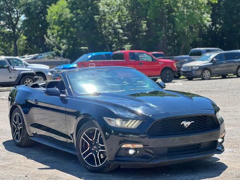 Used 2015 Ford Mustang Convertible w/ Equipment Group 051A RWD image 8