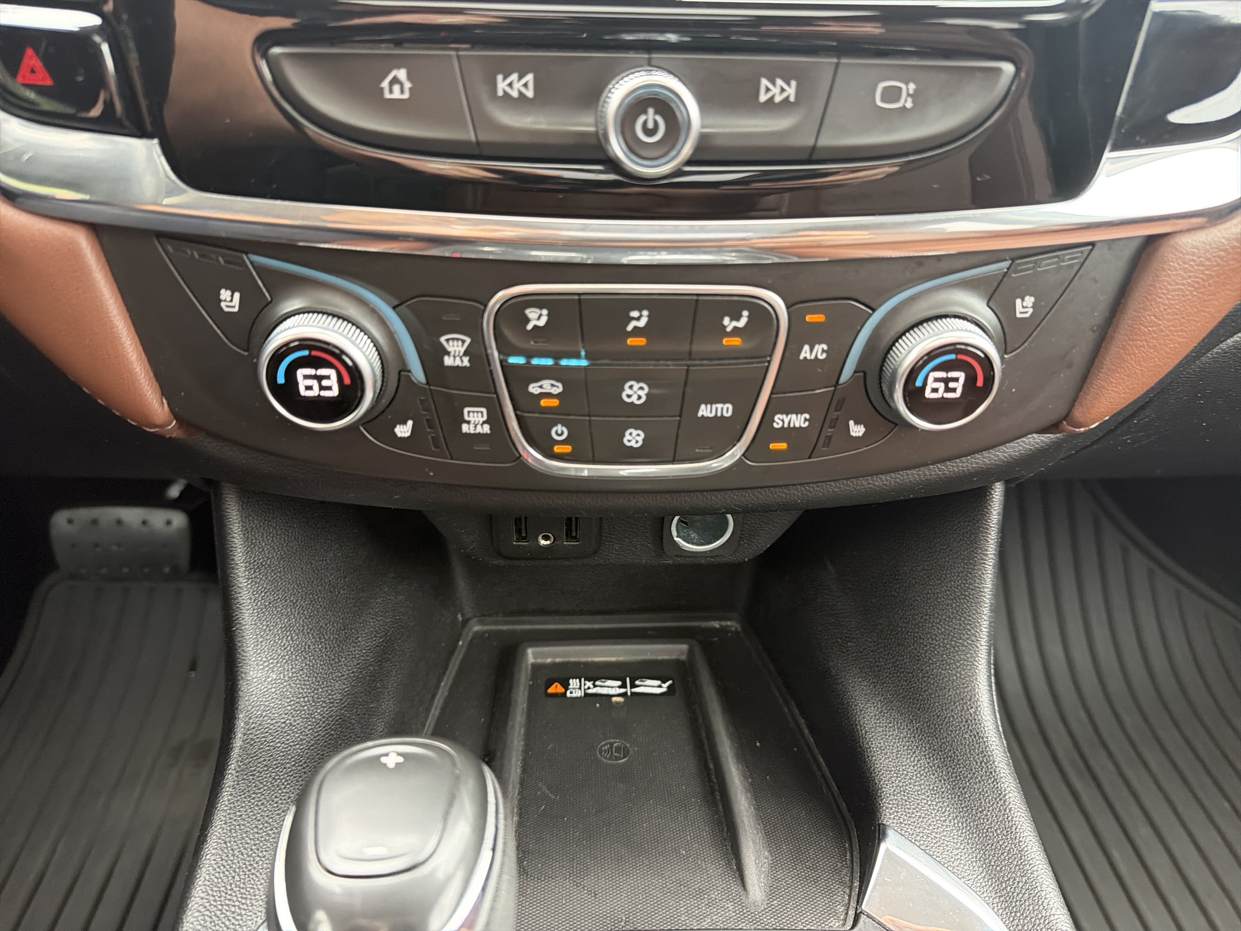 Used 2018 Chevrolet Traverse High Country AWD/4WD image 24
