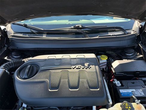 Used 2020 Jeep Cherokee Limited image 12