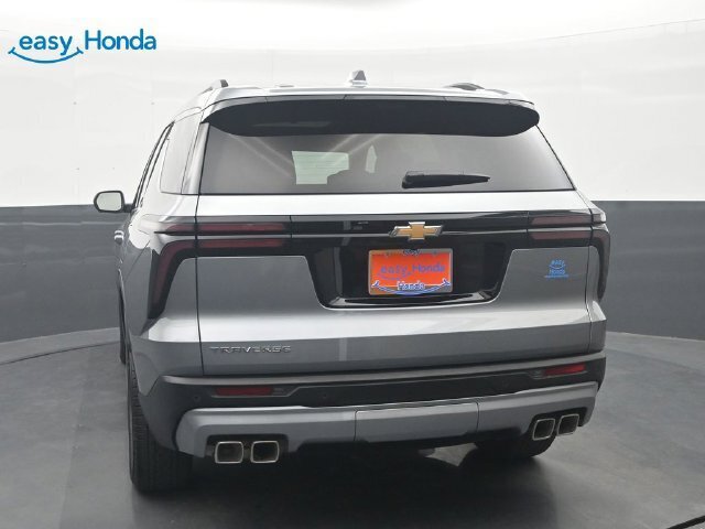 Used 2026 Chevrolet Traverse LT w/ Sun and Wheel Package FWD image 6