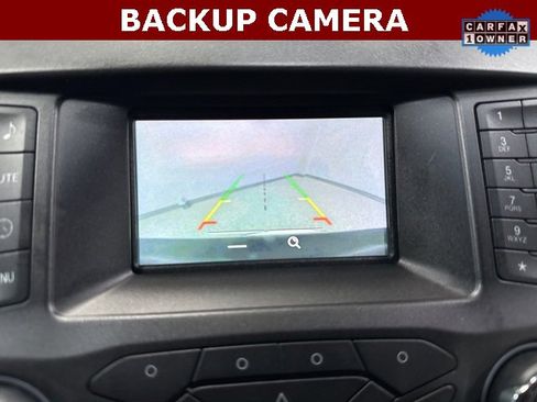 Used 2018 Ford Edge SE image 2