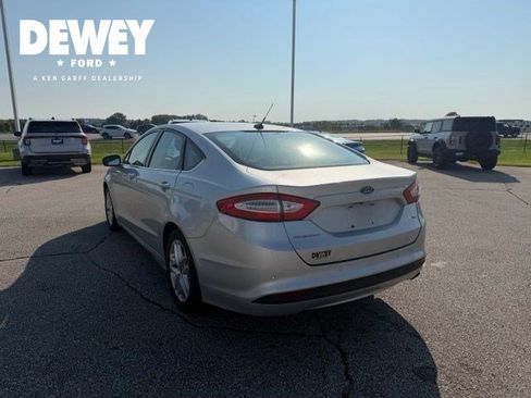 Used 2016 Ford Fusion SE FWD image 11