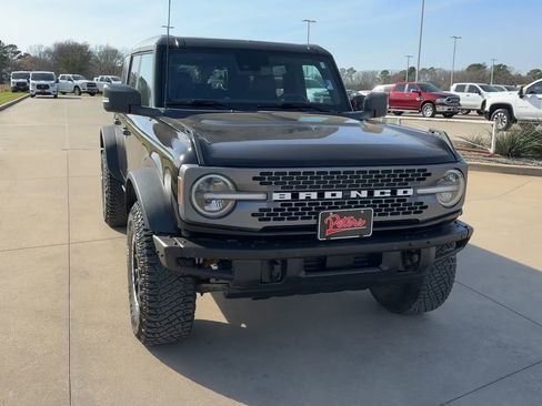 Used 2023 Ford Bronco Badlands image 3