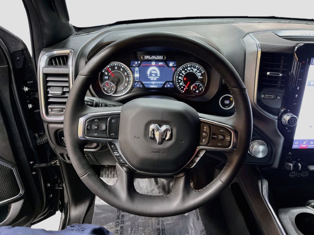Used 2025 RAM 1500 Laramie w/ Sport Appearance Package AWD/4WD image 11