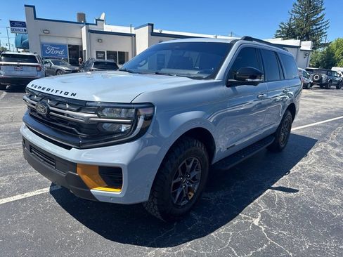 Used 2025 Ford Expedition Tremor AWD/4WD image 7