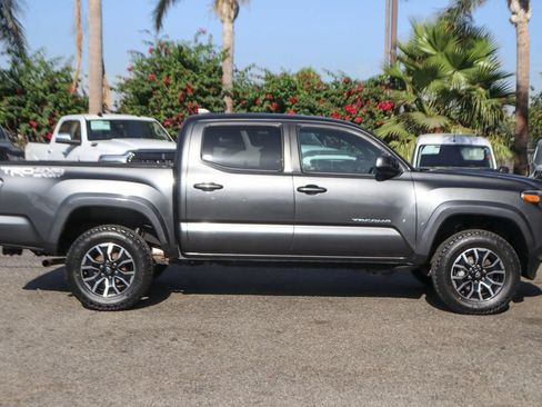 Used 2020 Toyota Tacoma TRD Sport AWD/4WD image 12