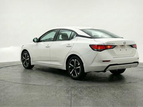 Used 2025 Nissan Sentra SV image 6