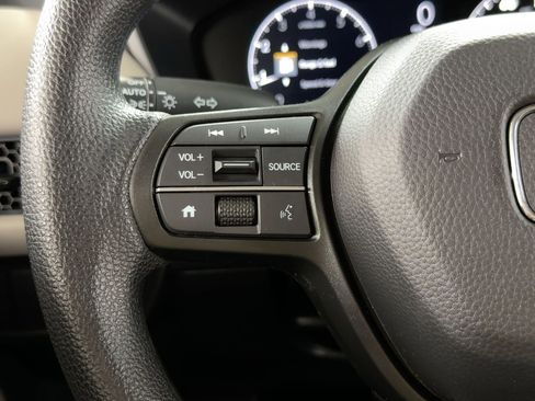 Certified 2025 Honda HR-V LX image 16