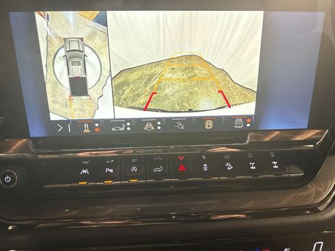 Used 2024 Chevrolet Silverado 1500 ZR2 w/ Technology Package image 26