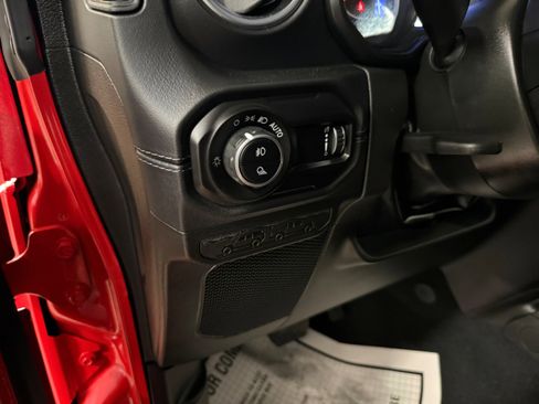 Used 2025 Jeep Gladiator Sport image 46