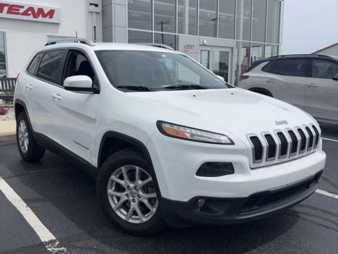 Used 2016 Jeep Cherokee Latitude w/ Safety/Convenience Group AWD/4WD image 1