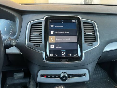 Used 2021 Volvo XC90 T5 Momentum w/ Climate Package AWD/4WD image 8