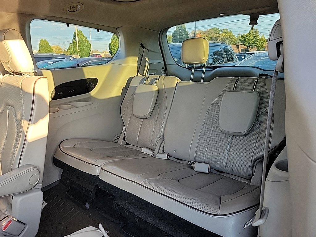 Used 2020 Chrysler Pacifica Limited FWD image 13