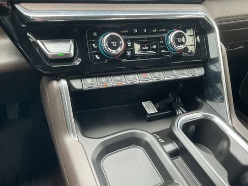 Used 2025 GMC Sierra 3500 Denali w/ Denali Reserve Package AWD/4WD image 24