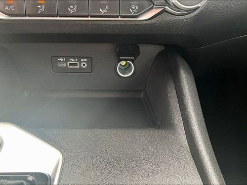 Used 2025 Nissan Altima 2.5 SV FWD image 15